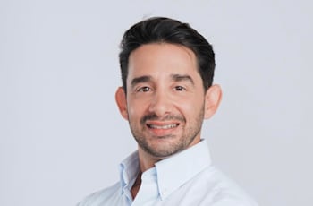 שחר קייקוב, מנהל מרכז ליווי פרישה סניוריטי, מגדל ביטוח ופיננסים / צילום: תמי בר שי שחר קייקוב, מנהל מרכז ליווי פרישה סניוריטי, מגדל ביטוח ופיננסים / צילום: תמי בר שי