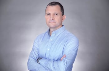 אבי גיגי, מנהל מחלקת ייעוץ פנסיוני ותכנון לפרישה בבנק הפועלים / צילום: ענבל מרמרי אבי גיגי, מנהל מחלקת ייעוץ פנסיוני ותכנון לפרישה בבנק הפועלים / צילום: ענבל מרמרי
