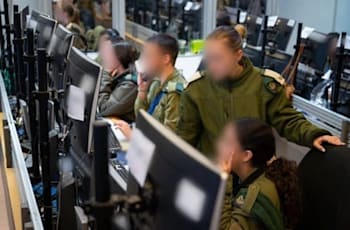 חיילי יחידת חצב, פי שלושה כוח אדם / צילום: דו''צ חיילי יחידת חצב, פי שלושה כוח אדם / צילום: דו''צ