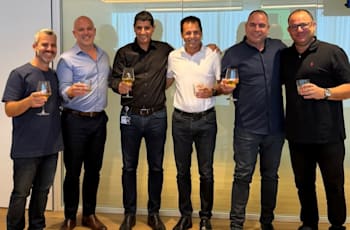 חתימה עם אידל ויעקב / צילום: מגדל חתימה עם אידל ויעקב / צילום: מגדל