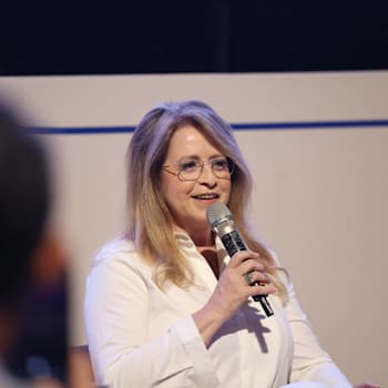 נחמה בוגין, יו''ר לשכת שמאי המקרקעין, בוועידת ישראל לנדל''ן / צילום: שלומי יוסף נחמה בוגין, יו''ר לשכת שמאי המקרקעין, בוועידת ישראל לנדל''ן / צילום: שלומי יוסף