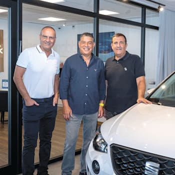 המנכ''לים המשותפים מומי דהן ואבישי לוי, והיו''ר שי דהן / צילום: דויד ששון המנכ''לים המשותפים מומי דהן ואבישי לוי, והיו''ר שי דהן / צילום: דויד ששון