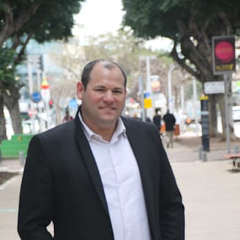 אורן גלזר, מנהל המחלקה המסחרית באנגלו סכסון / צילום: יעל סער אורן גלזר, מנהל המחלקה המסחרית באנגלו סכסון / צילום: יעל סער