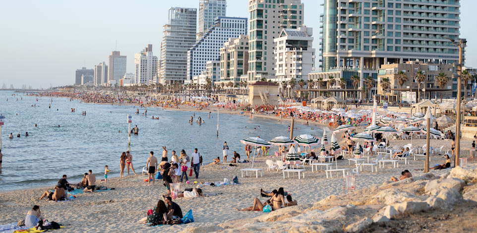 חוף הים בתל אביב / צילום: כדיה לוי