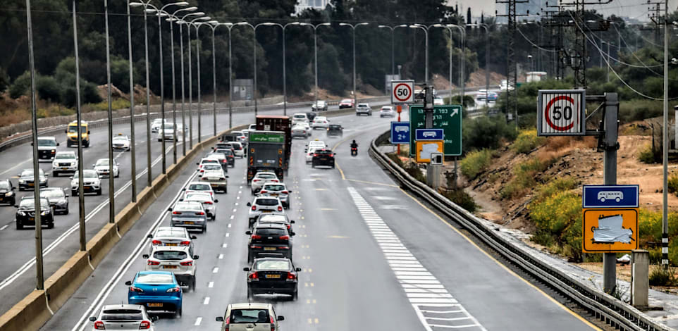נתיב לתחבורה ציבורית / צילום: שלומי יוסף