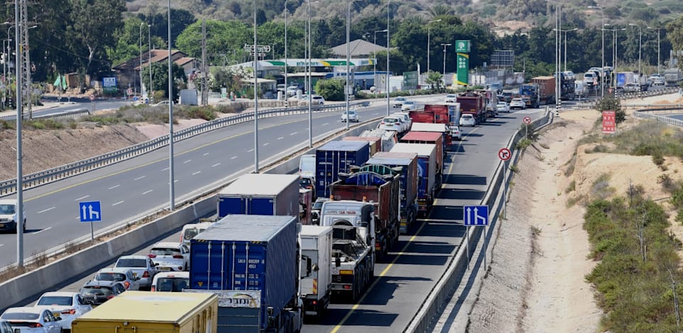 פקק בכביש החוף / צילום: רובי קסטרו - וואלה חדשות