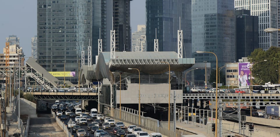 פקקים כביש איילון תא / צילום: איל יצהר