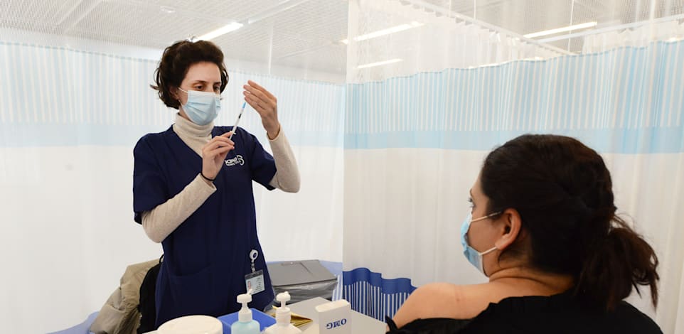 מתחם חיסוני קורונה בית חולים שיבא תל השומר / צילום: איל יצהר