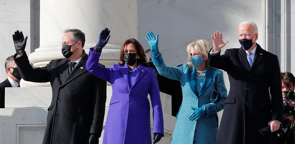 ג'ו וג'יל ביידן לצד קמלה האריס ובעלה דאגלס אמהוף לפני טקס ההשבעה / צילום: Reuters, Mike Segar
