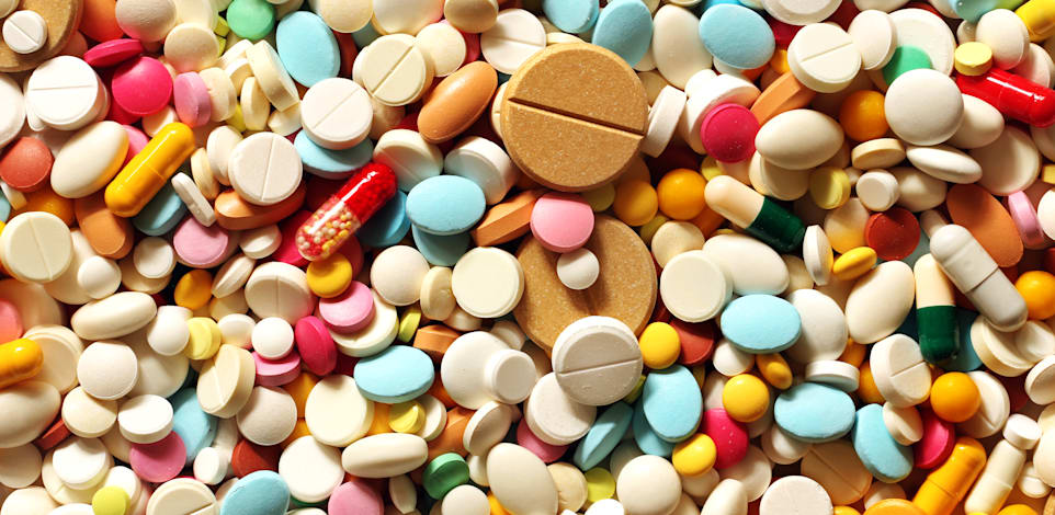 תרופות. חברי ועדת סל התרופות מתמודדים עם דילמות אתיות ומקצועיות קשות / צילום: Shutterstock, Pavel Kubarkov
