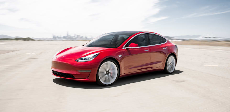 Tesla 3 Standad Range / צילום: Shutterstock