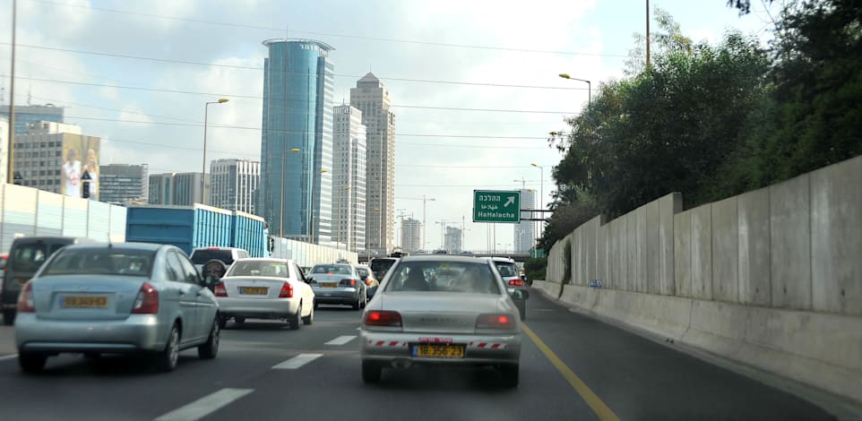 פקק תנועה בנתיבי איילון / צילום: תמר מצפי