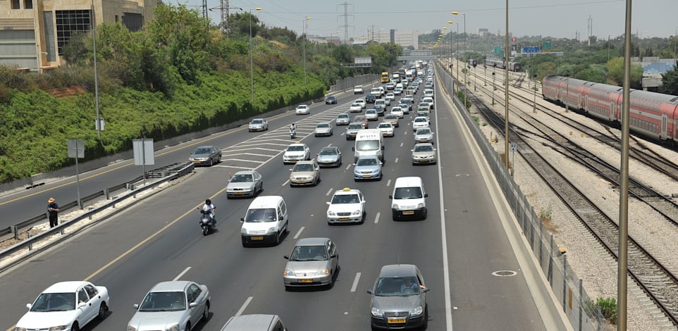 תנועה בנתיבי איילון / צילום: תמר מצפי