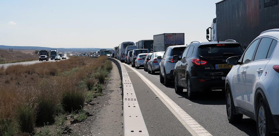 פקקים בכביש 6. החוזה עם הזכיינית לא כלל סעיף פיצוי / צילום: Shutterstock