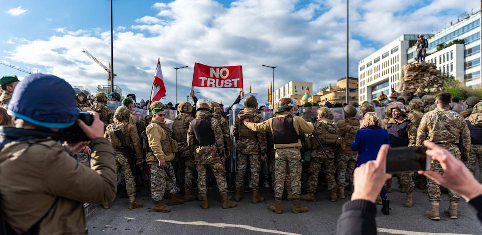 מחאה נגד הממשל בלבנון / צילום: Shutterstock