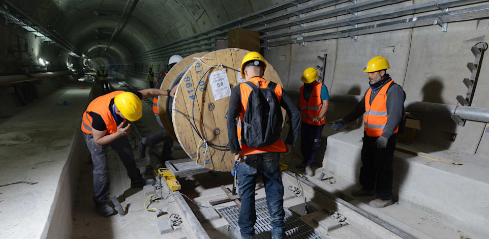 העבודות להקמת תחנת אהרונוביץ' בבני ברק, מתחת לציר ז'בוטינסקי, בשבוע שעבר / צילום: איל יצהר