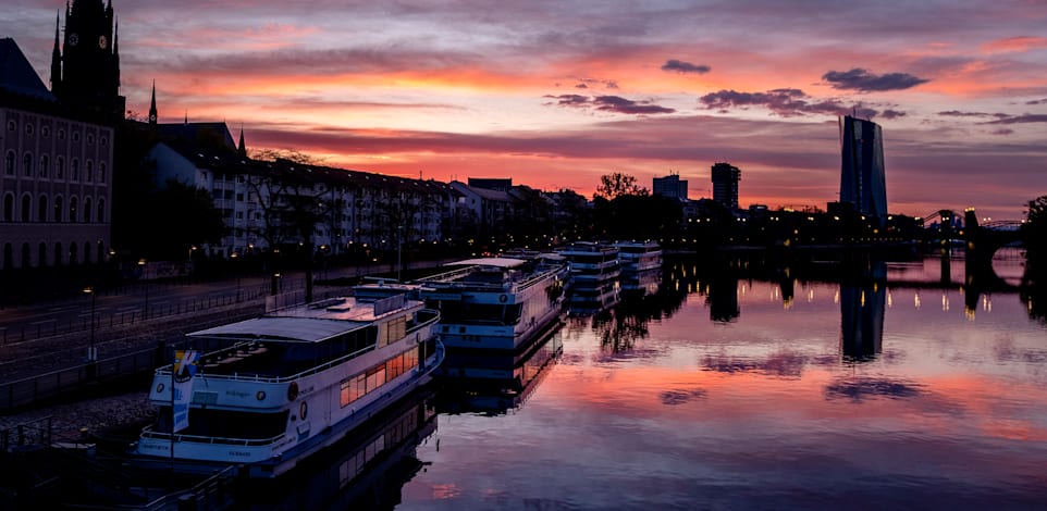 סירות התיירים חזרו לנהר מיין בפרנקפורט, גרמניה, השבוע. / צילום: Associated Press, Michael Probst