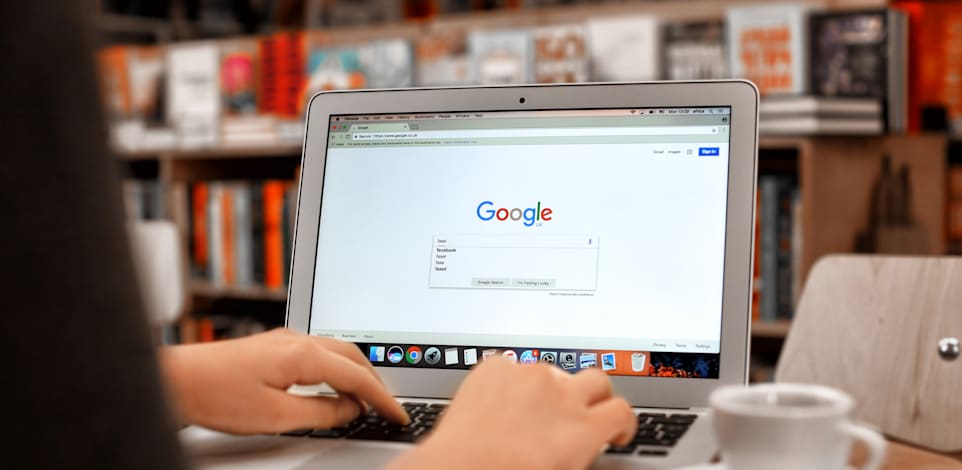 חיפוש בגוגל / צילום: Shutterstock, Africa Studio