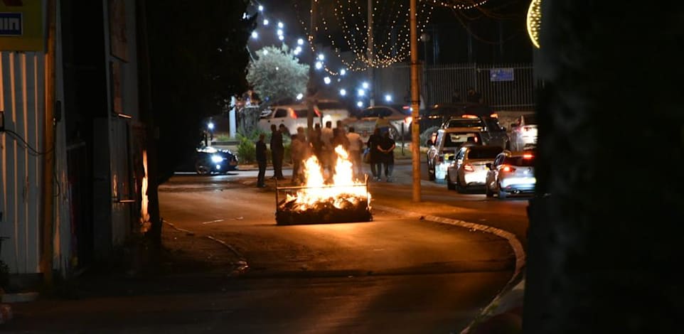 הפרות סדר באום אל פאחם שכללו יידוי אבנים ובקבוקי תבערה / צילום: דוברות משטרת ישראל