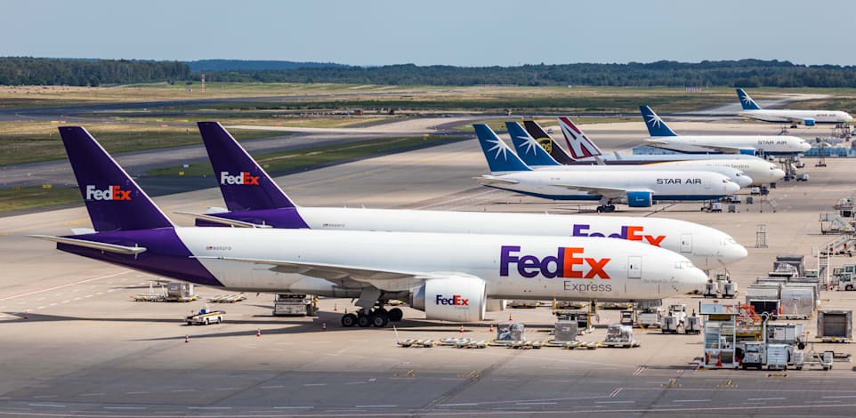 מטוסי שילוח של  FedEx / צילום: Shutterstock, Philip Lange