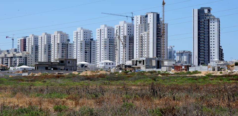 בנייה באשקלון / צילום: איל יצהר