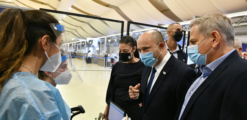 ראש הממשלה נפתלי בנט , שרת התחבורה מירב מיכאלי , ושר הבריאות ניצן הורביץ בסיור בנתב''ג / צילום: חיים צח-לע''מ