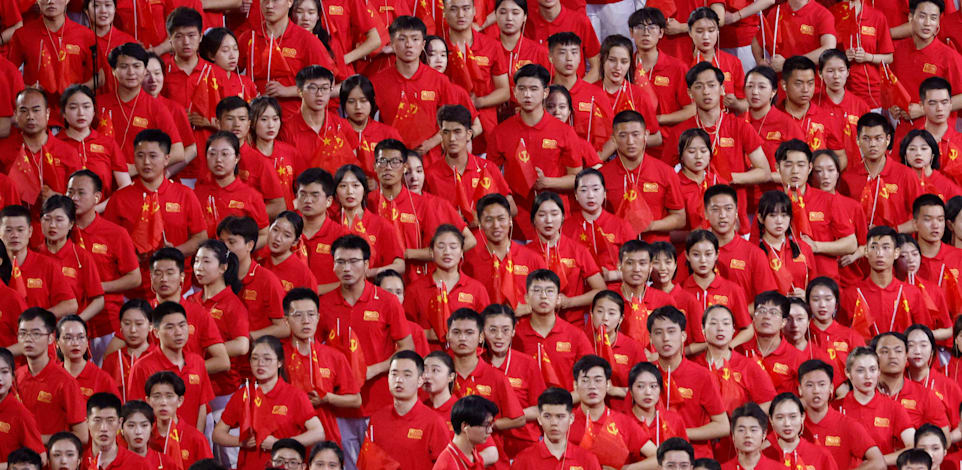 מצעד בסין / צילום: Reuters, Thomas Peter