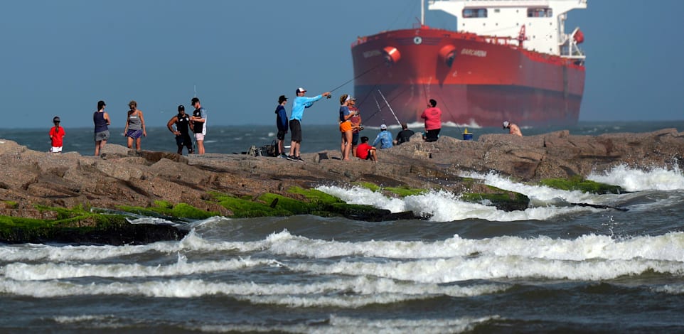 מכלית נפט בטקסס / צילום: Associated Press, Eric Gay