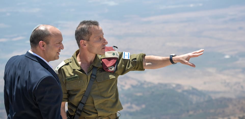 ביקור ראש הממשלה נפתלי בנט בפיקוד צפון, מלווה על ידי הרמטכל אביב כוכבי ואלוף פיקוד צפון אמיר ברעם / צילום: קובי גדעון-לע"מ