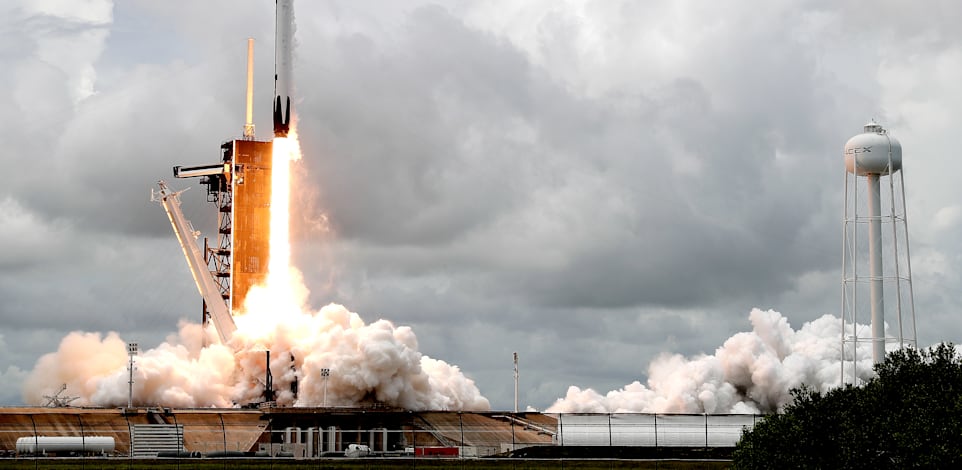 משגר פאלקון 9 של SpaceX / צילום: Associated Press, John Raoux