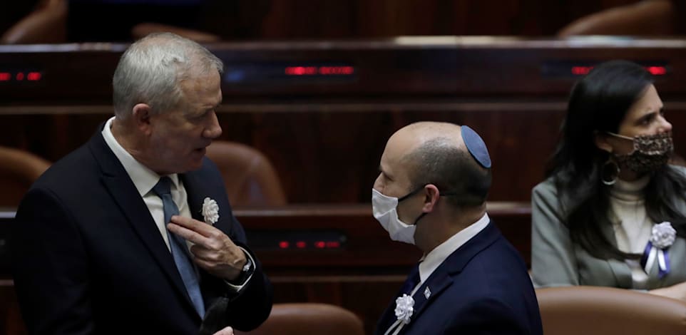 גנץ ובנט במליאה, ביולי / צילום: Associated Press