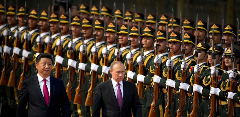 נשיא רוסיה, ולדימיר פוטין, ונשיא סין שי ג'ינפינג בבייג'ינג, 2016 / צילום: Associated Press, Mark Schiefelbein