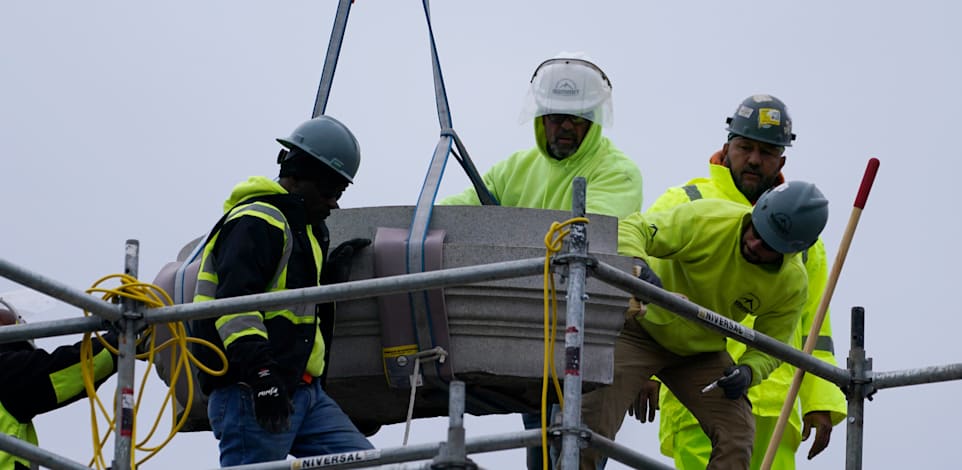 פועלי בניין אמריקאים / צילום: Associated Press, Steve Helber