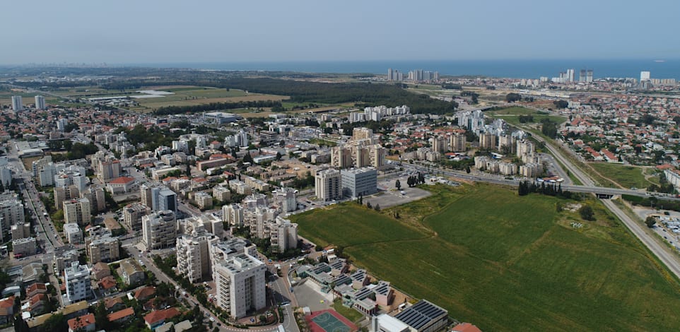 חדרה. התוכנית ממתינה לאישור הוועדה המחוזית חיפה / צילום: Shutterstock, Mapic Aerials