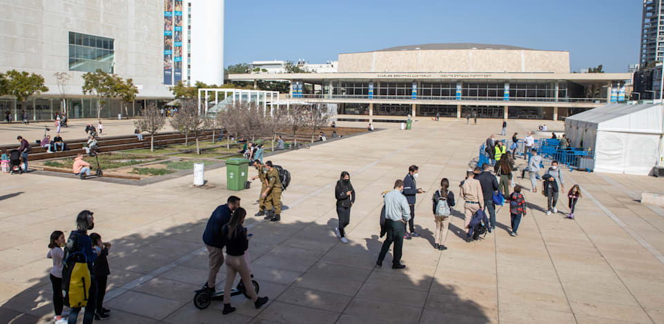 תור לבדיקות קורונה בתל אביב / צילום: כדיה לוי