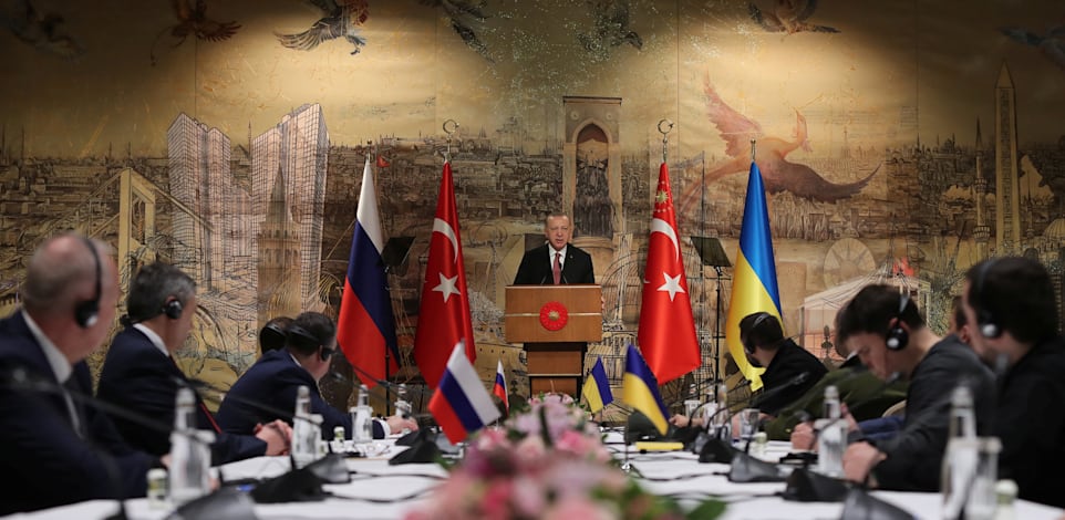 נשיא טורקיה, רג'ב טאיפ ארדואן, פותח את שיחות הפסקת האש בין רוסיה לאוקראינה / צילום: Reuters, Murat Cetinmuhurdar/Presidential Press Office