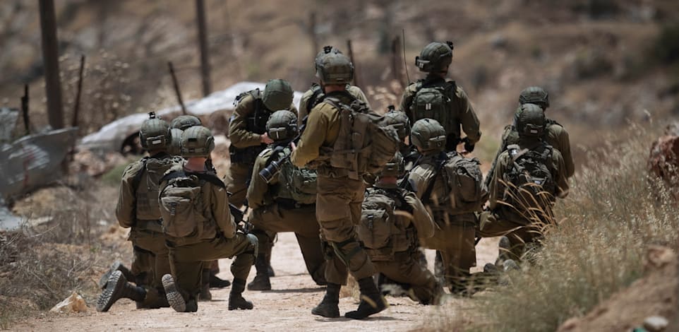 חיילי צה''ל בסיור בשטחים / צילום: Associated Press, Majdi Mohammed