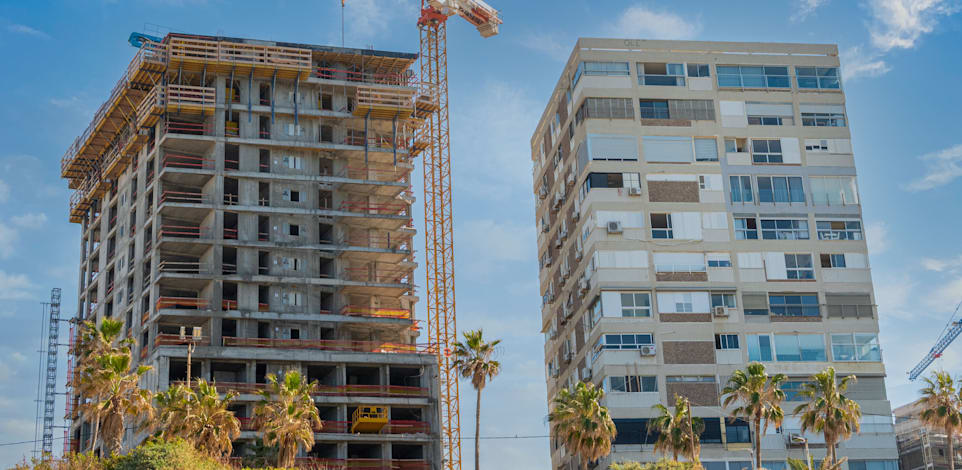 ישן וחדש בבת ים. ההשקעה בדירות חדשות עלתה / צילום: שאטרסטוק