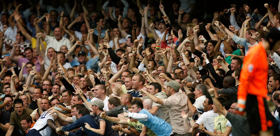 אוהדים באצטדיון טוטנהאם / צילום: Reuters, Alessia Pierdomenico