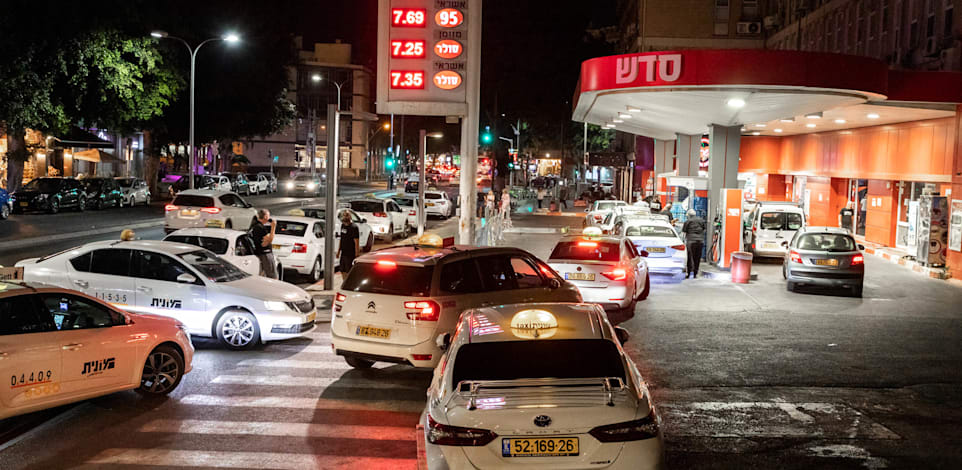 עומס בתחנת דלק טרם עליית המחירים / צילום: כדיה לוי