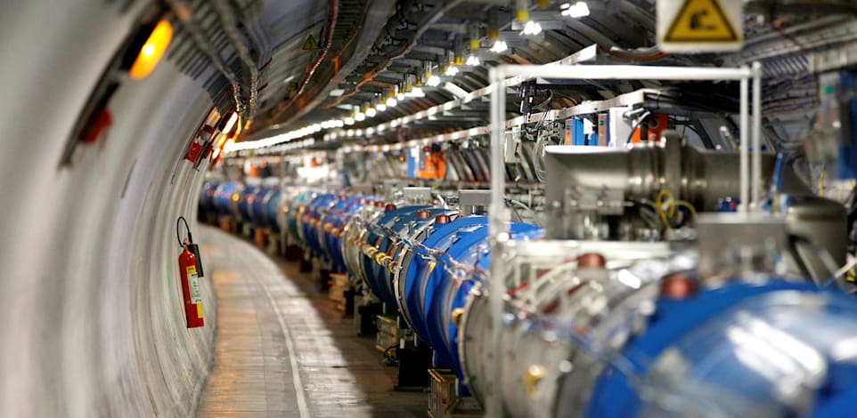 מאיץ החלקיקים ב־CERN / צילום: Reuters, Pierre Albouy