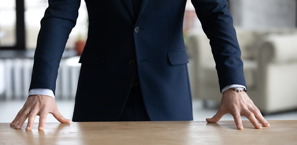 מנכ''לים מקשיחים עמדות בזמן שהכלכלה מראה סימני התקררות / אילוסטרציה: Shutterstock, fizkes