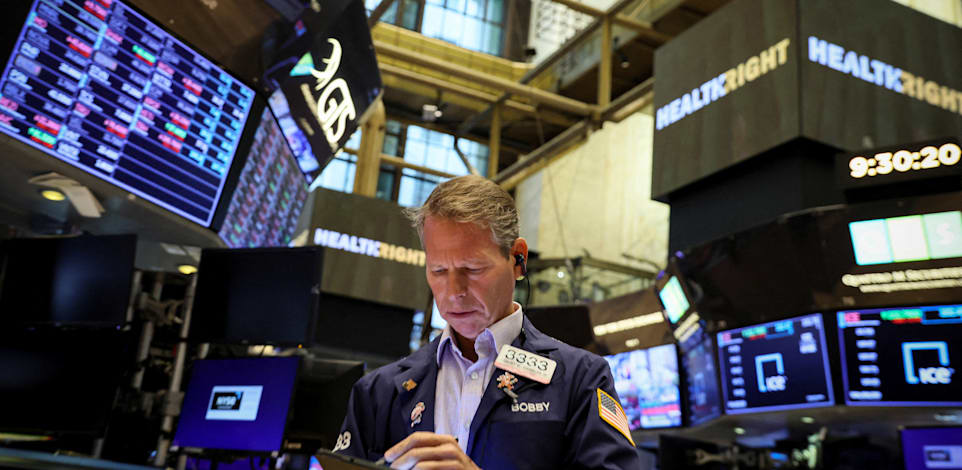 רצפת המסחר בבורסות וול סטריט / צילום: Reuters, Brendan McDermid
