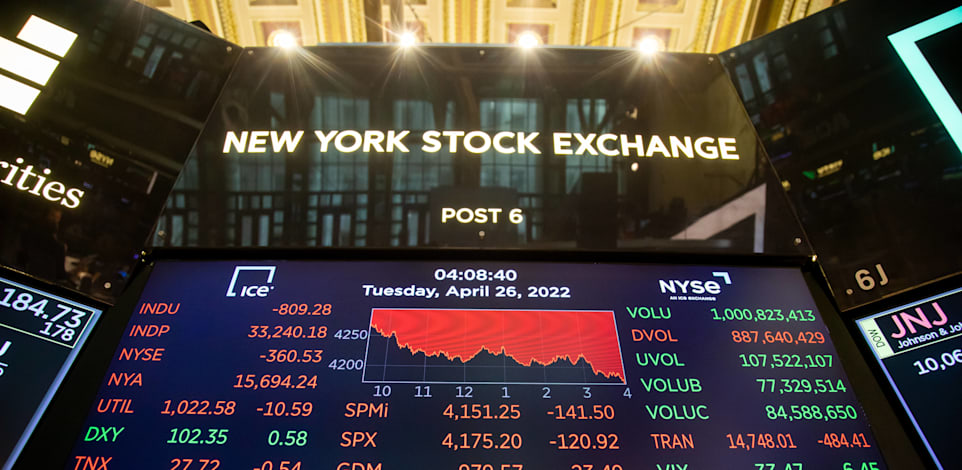 מסך המניות ברצפת המסחר בוול סטריט / צילום: Reuters, IMAGO/Michael Nagle