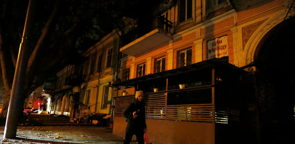 אודסה מוחשכת עם הפסקות חשמל בצל המלחמה עם רוסיה / צילום: Reuters, STR/NurPhoto