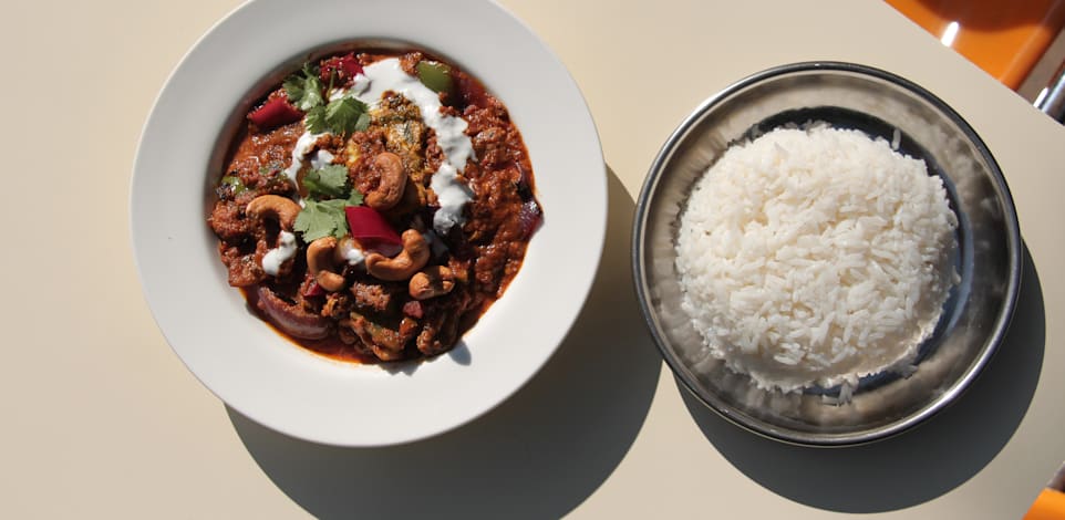 באטר צ'יקן ב''למפור'' / צילום: ירדן יוסף