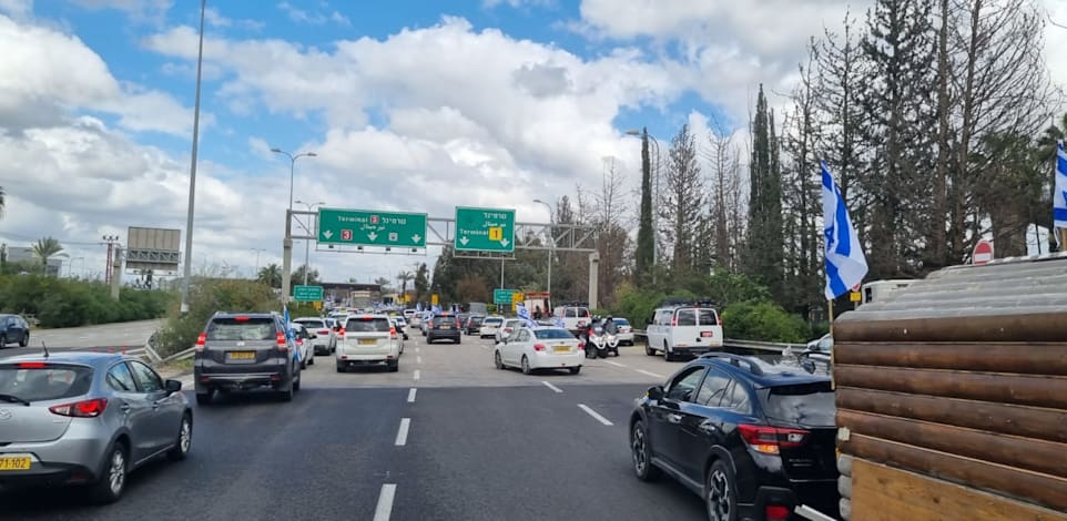 עומסי תנועה בכניסה הדרומית לנתב''ג / צילום: תמונה פרטית