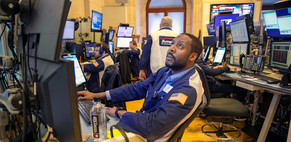 סוחר בבורסת ניו יורק / צילום: Associated Press