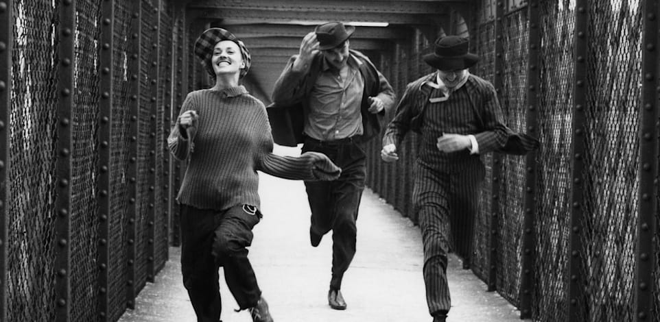 משמאל: ז'אן מורו, אנרי סרה ואוסקר ורנר ב''ז'יל וז'ים'', סרטו של פרנסואה טריפו, 1962 צילום: רויטרס / צילום: Reuters
