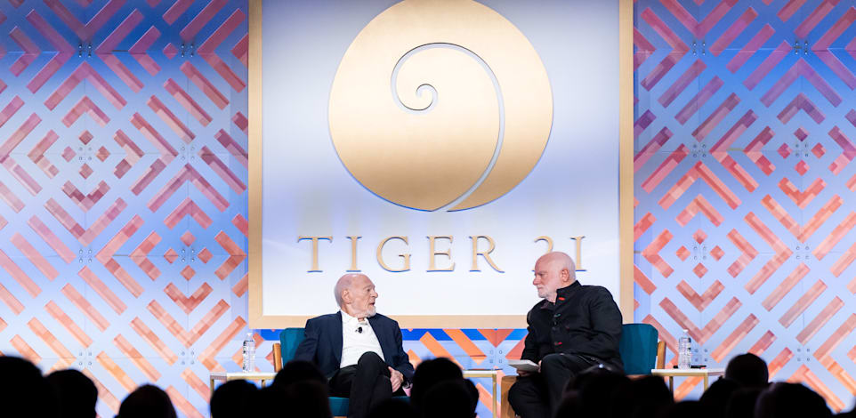 מייקל זוננפלד (מימין) וסם זל המנוח, בכינוס של טייגר 21 מחודש מרץ / צילום: TIGER 21